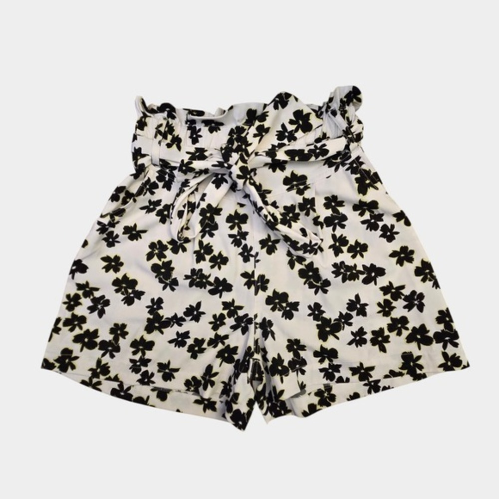 Love Whit Whitney Port Floral Paperbag‎ Shorts White Black XS Casual Resort